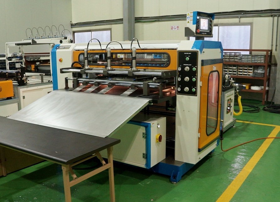 Knife Type Pleat Machine